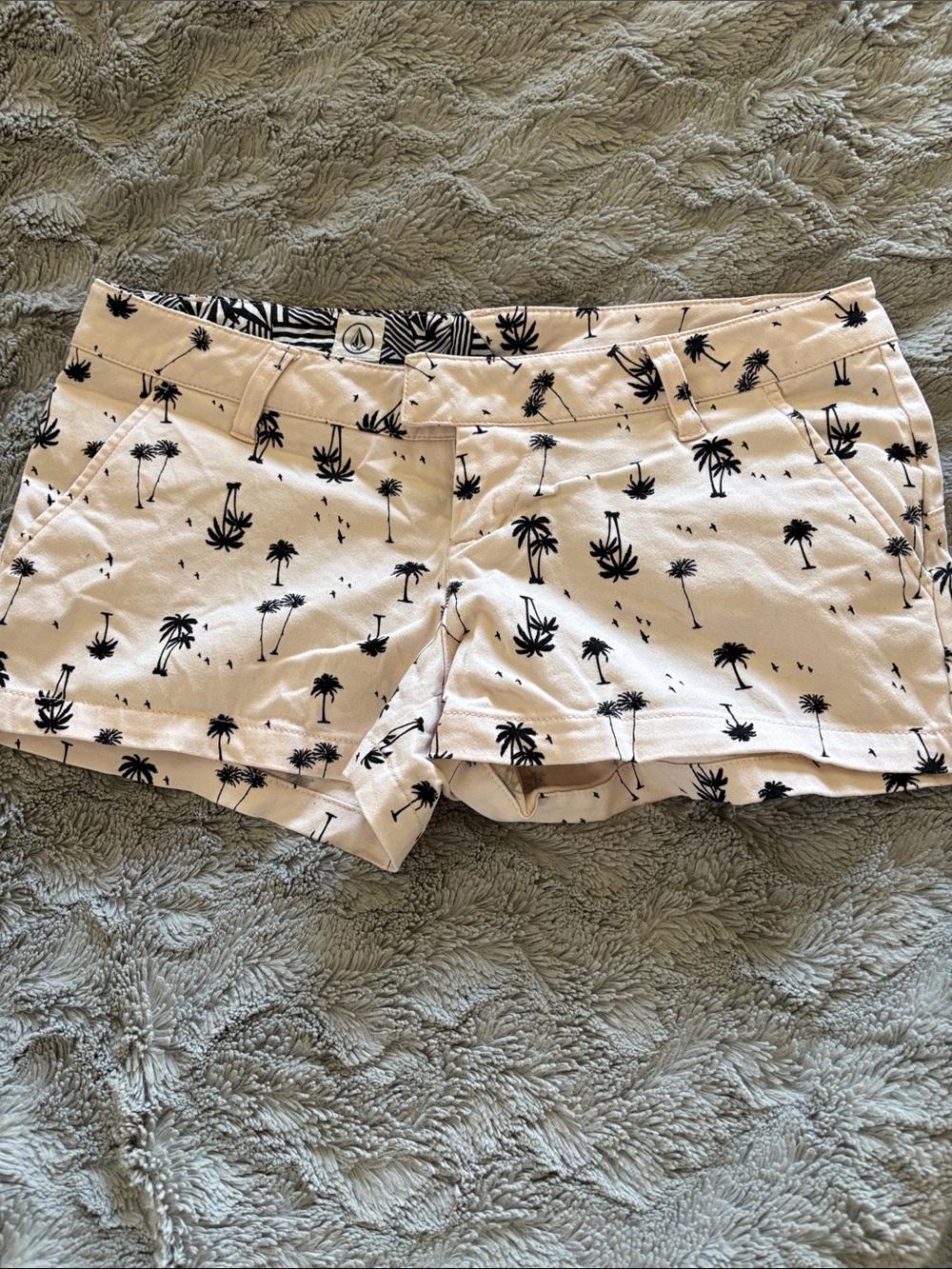 Women's Size 3 Volcome Light Pink Shorts with Black Palm Tree Print